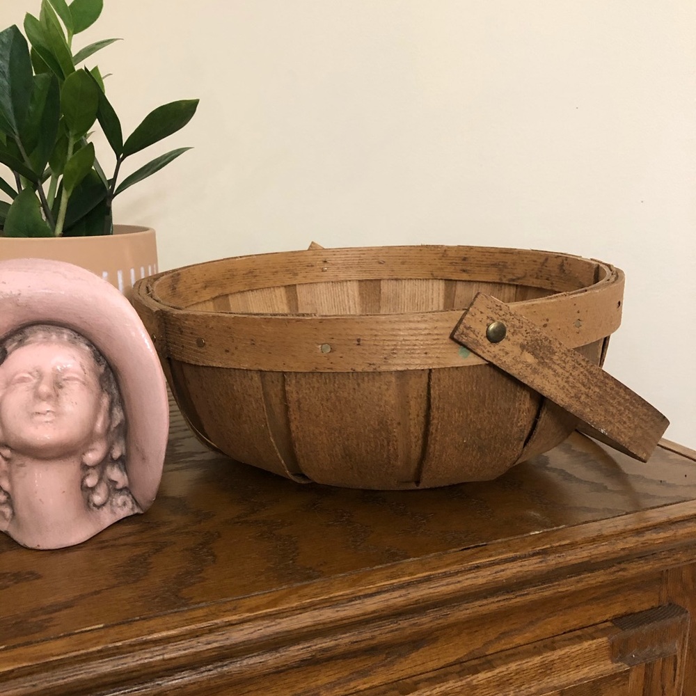 Round Vintage Basket